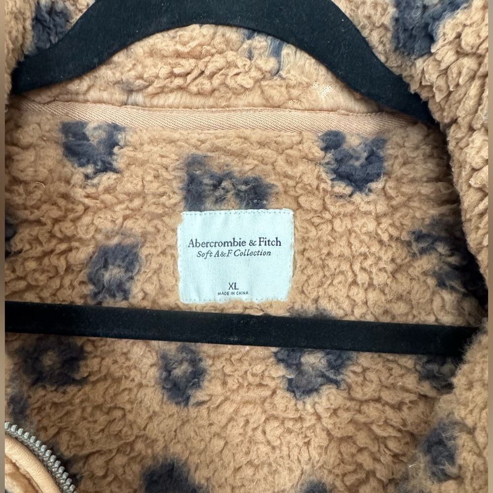 Abercrombie & Fitch Soft AF 1/4 Zip Cheetah Faux Fur Pullover Coat XL - Picture 3 of 7